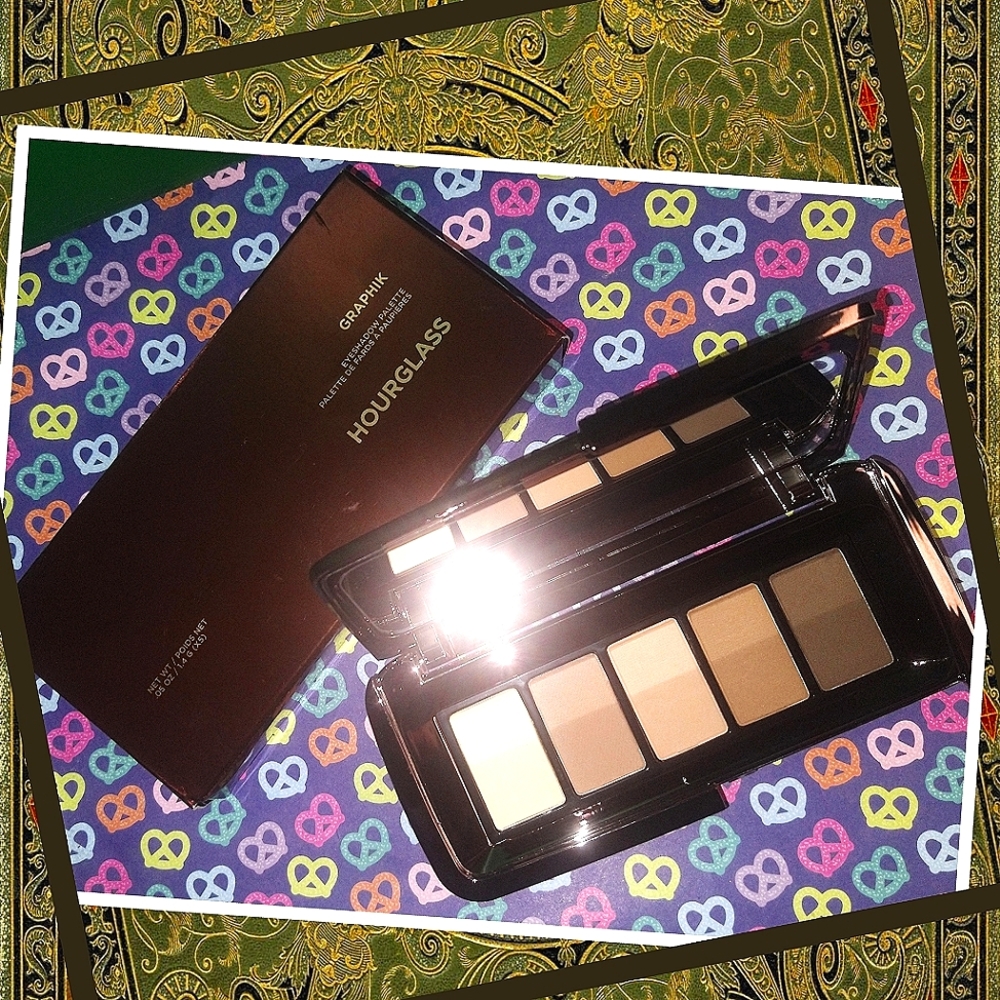 Hourglass Graphik MYTH Eyeshadow Palette💕